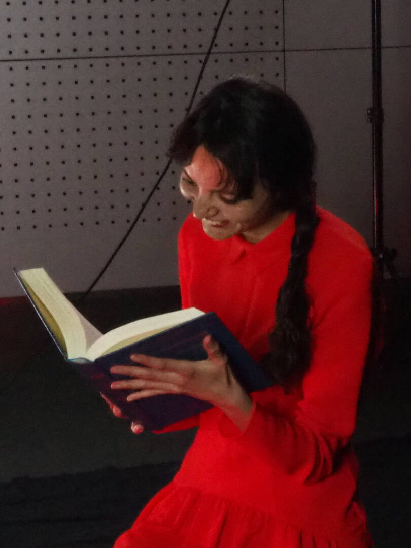 Un libro.